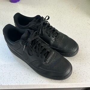 Nike Court Vision Low Triple Black.